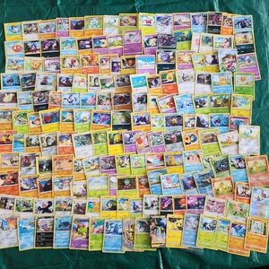 170 POKEMON CARDS